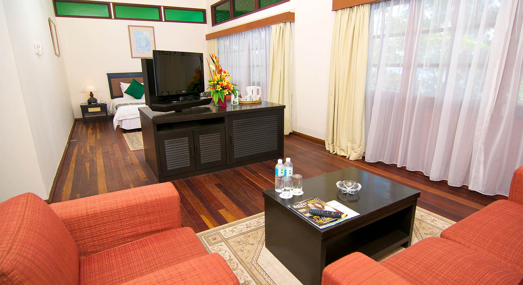 Living Hall I-1683x918