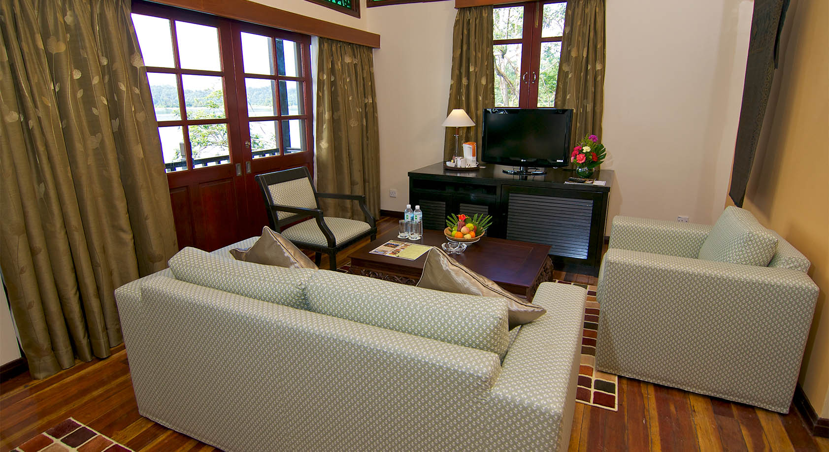 Living Hall I-1683x918